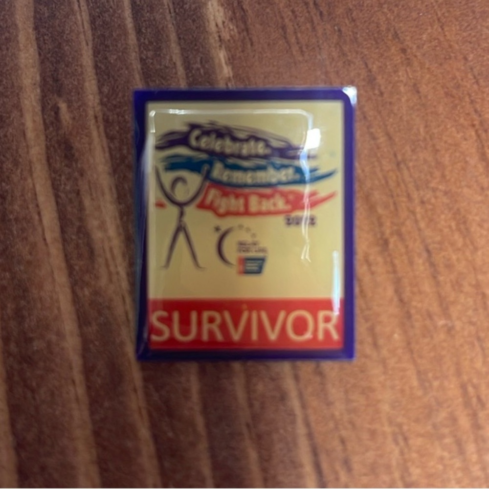 Relay for Life Survivor Vintage Pin Charm American Cancer Society 1 ¼ x 1 (red)